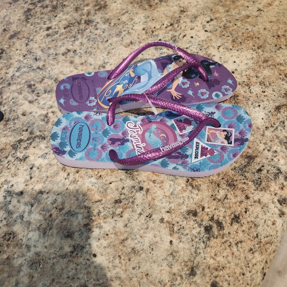Havaianas Disney Princess Jasmine Blue, Purple Thong Flip-Flops Sandal Girls - Picture 2 of 5